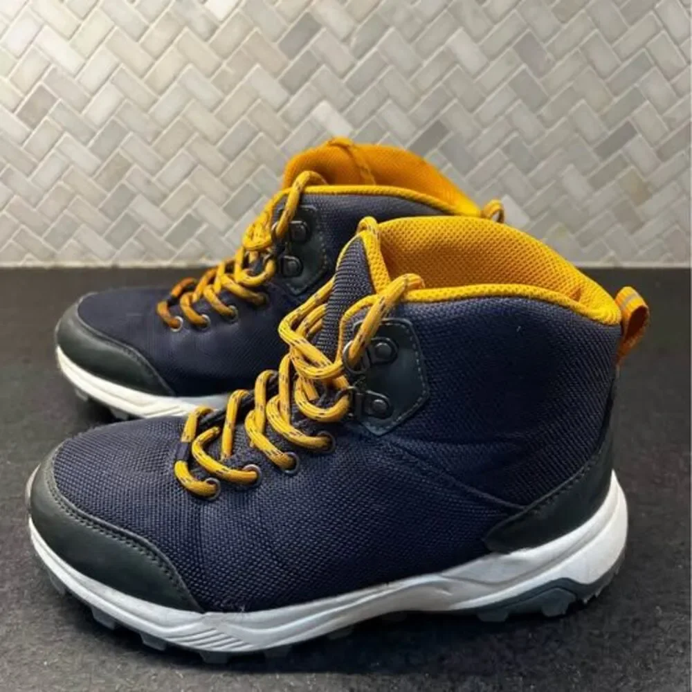 Boy’s All in Motion hiking boots - size 3